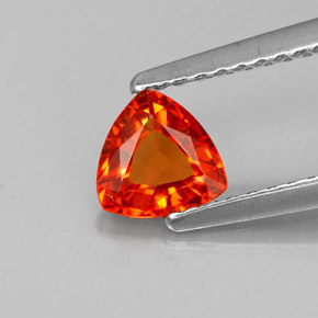 0,65 ctw natürlicher orangefarbener Saphir, Trillion, VVS-VS