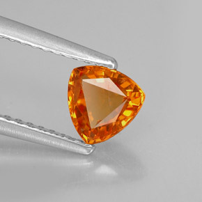 0,77 ctw natürlicher orangefarbener Saphir, Trillion, VVS-VS