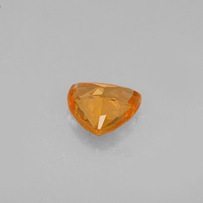 0,63 ctw natürlicher orangefarbener Saphir, Trillion, VVS-VS