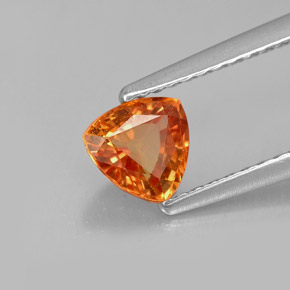 0,77 ctw natürlicher orangefarbener Saphir, Trillion, VVS-VS
