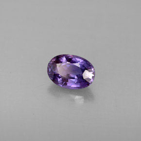 0,67 ctw natürlicher violetter Saphir, Oval Schliff, VS