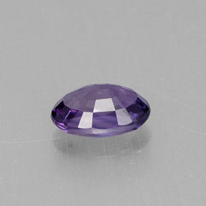 0,61 ctw natürlicher violetter Saphir, Oval Schliff, VS