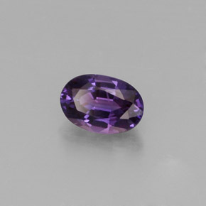 0,67 ctw natürlicher violetter Saphir, Oval Schliff, VS