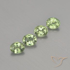 1.94 ct natürliche Sehr helles Grün Saphir-Edelsteine, Oval, VVS-VS
