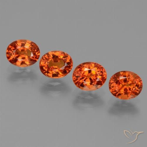 3.19ctw Natürlicher rötlich-orange Saphir, Oval, VS