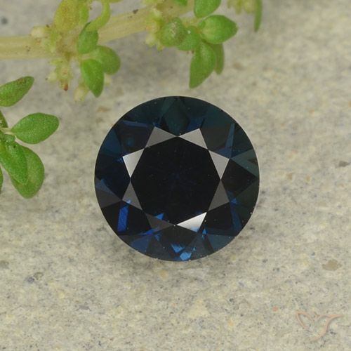 0.63ct Natürlicher Schwarz Blau Saphir, Runden, VVS-VS