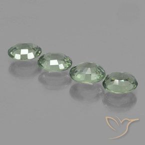 3.28 ct natürliche Mittel-Hellgrün Saphir-Edelsteine, Oval, VVS-VS