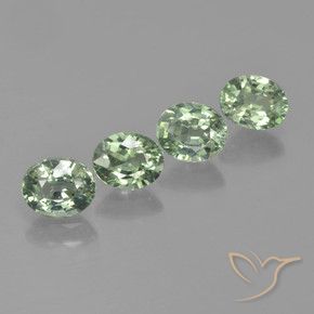 3.03 ct natürliche Mittel-Hellgrün Saphir-Edelsteine, Oval, VVS-VS