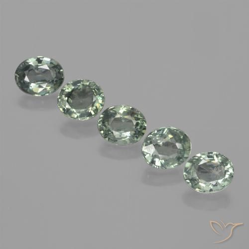 3.85ctw Natürlicher Warmes Grün Saphir, Oval, VVS-VS
