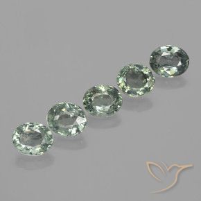 3.85 ct natürliche Warmes Grün Saphir-Edelsteine, Oval, VVS-VS