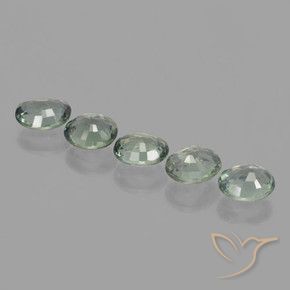 3.85 ct natürliche Warmes Grün Saphir-Edelsteine, Oval, VVS-VS