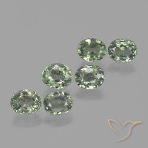 4.38 ct natürliche Helles Waldgrün Saphir-Edelsteine, Oval, VVS-VS