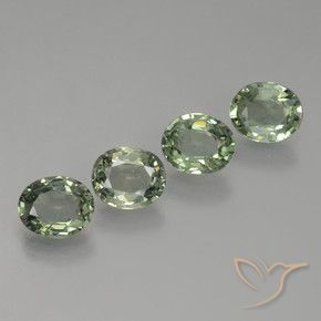 2.89 ct natürliche Medium Light Green Saphir-Edelsteine, Oval, VVS-VS