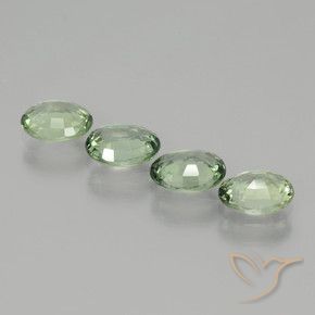 2.80 ct natürliche Medium Light Green Saphir-Edelsteine, Oval, VVS-VS