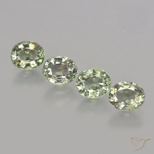 3.85ctw Natürlicher hellgrün Saphir, Oval, VVS-VS