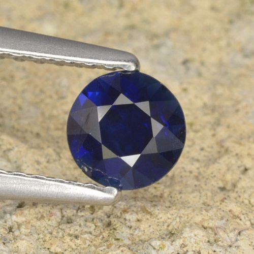 0.60ct Natürlicher dunkelblau Saphir, Runden, VS