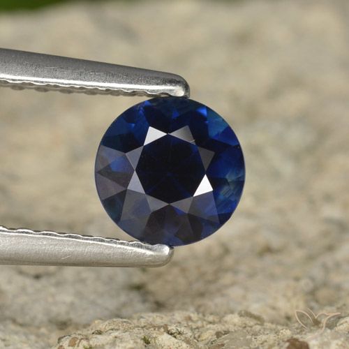 0.71ct Natürlicher dunkelblau Saphir, Runden, VVS