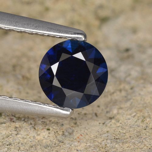 0.56ct Natürlicher tiefblau Saphir, Runden, VVS