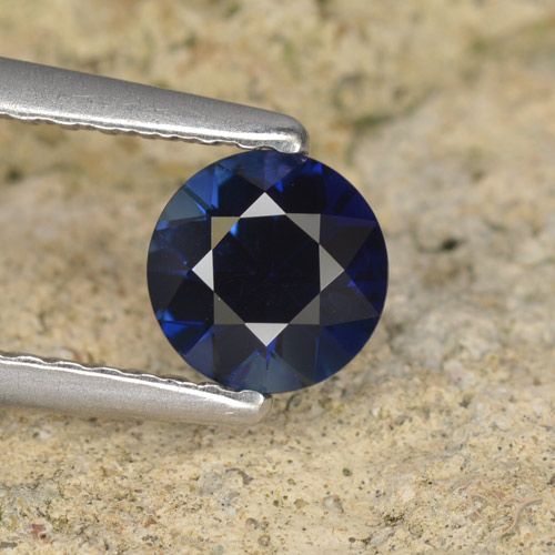 0.62ct Natürlicher tiefblau Saphir, Runden, VVS