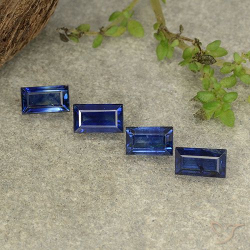 1.55ctw Natürlicher tiefblau Saphir, Baguette, VS