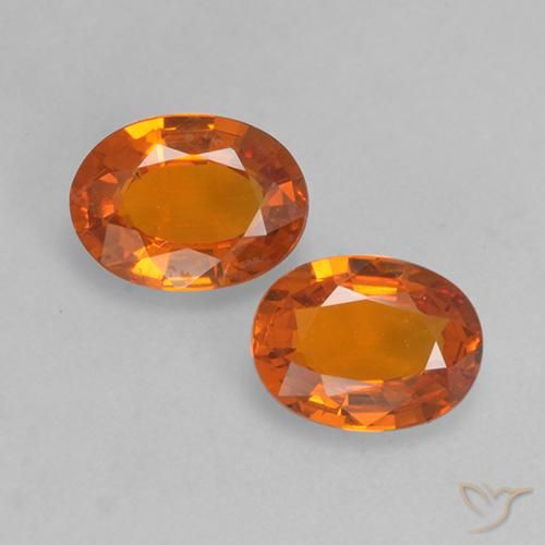 1.31ctw Natürlicher Mittelorange Saphir, Oval, VVS-VS