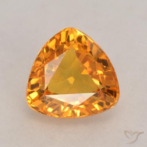 0.76ct Natürlicher Mittelorange Saphir, Trillion, VVS-VS