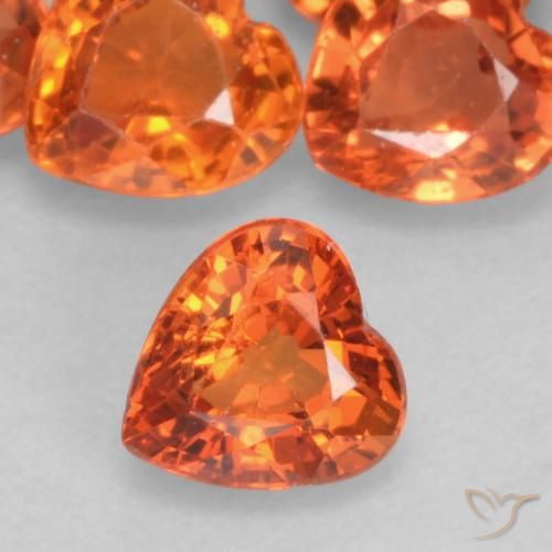 0.44ct Natürlicher Mittelorange Saphir, Herz, VVS-VS