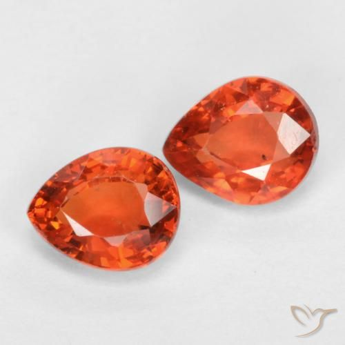 0.92ctw Natürlicher Mittelrot Saphir, Birnenform, VS