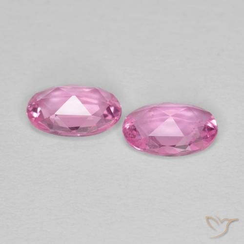 0.87 ct natürliche Intensives Rosa Saphir-Edelsteine, Oval, VS