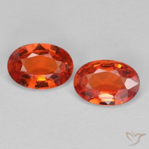0.91ctw Natürlicher Feuerrot Saphir, Oval, VVS