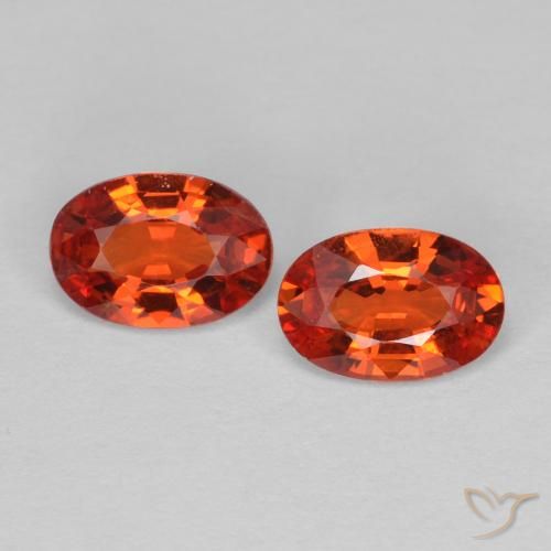 0.88ctw Natürlicher Mittelrot Saphir, Oval, VVS