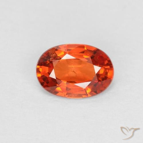 0.55ct Natürlicher rötlich-orange Saphir, Oval, VS