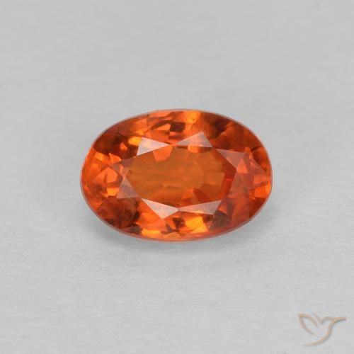 0.67ct Natürlicher rötlich-orange Saphir, Oval, VVS-VS