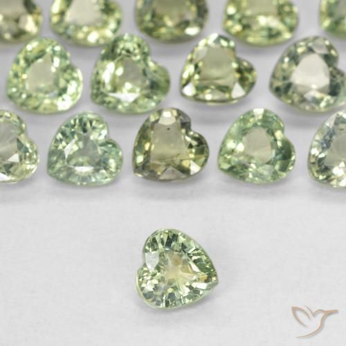 0.42ct Natürlicher Sehr helles Salbeigrün Saphir, Herz, VVS-VS