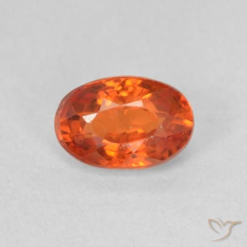 0.70ct Natürlicher rötlich-orange Saphir, Oval, VVS-VS