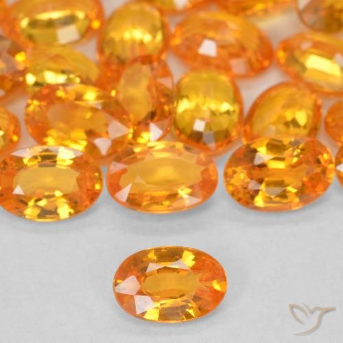 0.60ct Natürlicher hellorange Saphir, Oval, VVS-VS
