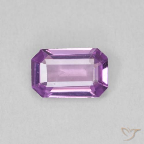 0.57ct Natürlicher helllila- Saphir, Oktagonschliff, VVS-VS, Photo A
