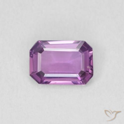 0.62ct Natürlicher Mittelviolett Saphir, Smaragdschliff, VVS