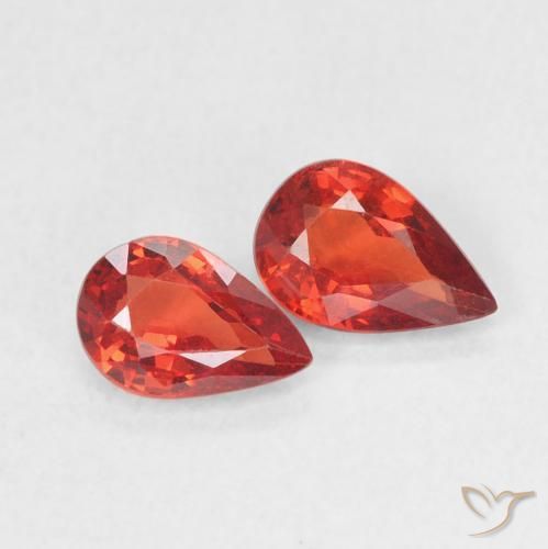 0.99ctw Natürlicher Intensives Rot Saphir, Birnenform, VVS-VS
