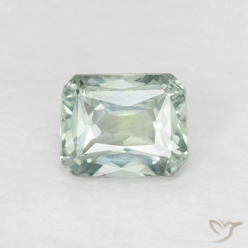 0.60ct Natürlicher Blasses Grün Saphir, Smaragdschliff, VVS-VS
