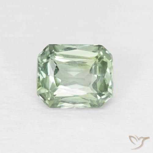 0.52ct Natürlicher Blasses Grün Saphir, Smaragdschliff, VVS