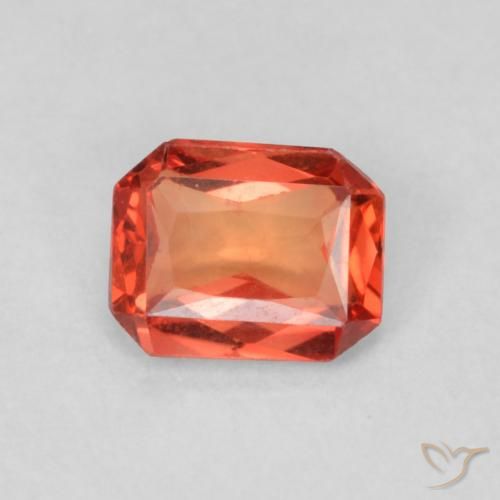 0.49ct Natürlicher rötlich-orange Saphir, Smaragdschliff, VS