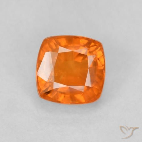 0.70ct Natürlicher Feuerorange Saphir, Kissen, VS