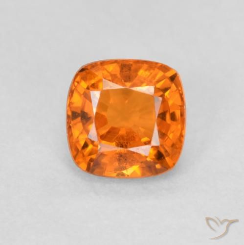 0.65ct Natürlicher Mittelorange Saphir, Kissen, VS