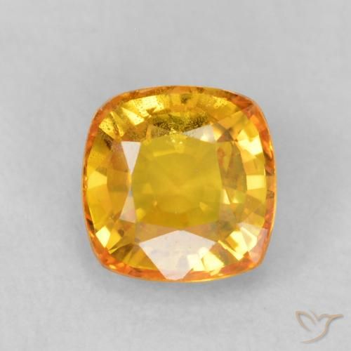 0.68ct Natürlicher Mittelorange Saphir, Kissen, VS-SI
