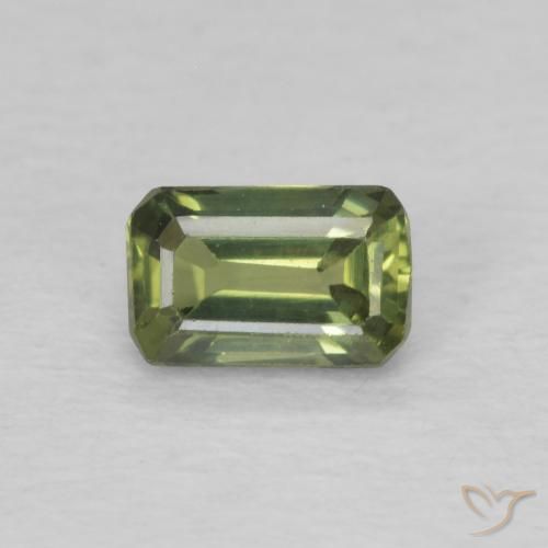0.47ct Natürlicher Mittelgrün Saphir, Smaragdschliff, VS