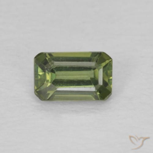 0.45ct Natürlicher Warmes Grün Saphir, Smaragdschliff, VVS