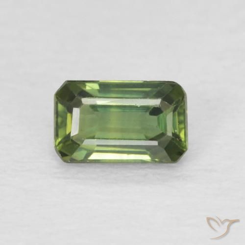 0.46ct Natürlicher Medium Light Green Saphir, Smaragdschliff, VS