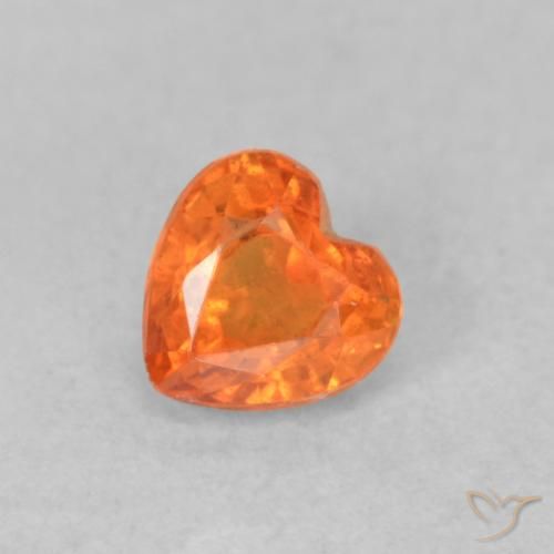 0.42ct Natürlicher hellorange Saphir, Herz, VS