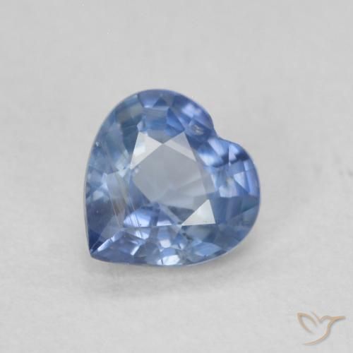 0.49ct Natürlicher blassblau Saphir, Herz, VS
